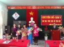 tặng hoa.JPG - 